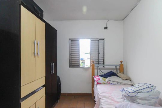 Quarto 3 de casa para alugar com 4 quartos, 300m² em Parque Santo Eduardo, São Paulo