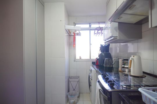 Cozinha de apartamento à venda com 2 quartos, 42m² em Santos Dumont, São Leopoldo