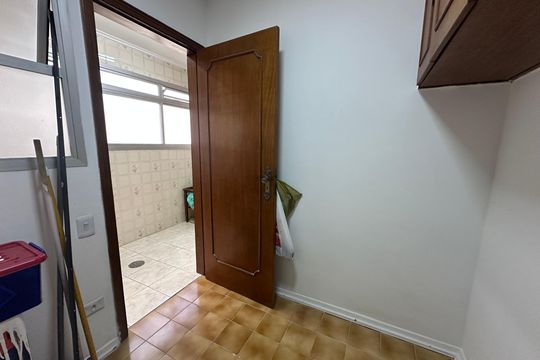 Quarto de Serviço de apartamento para alugar com 2 quartos, 95m² em Itararé, São Vicente