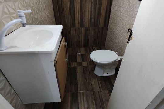 Banheiro de casa para alugar com 1 quarto, 44m² em Vila Alayde, Ferraz de Vasconcelos