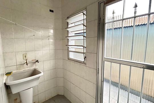 Área de serviço de apartamento para alugar com 2 quartos, 70m² em Jardim Baruch, Guarulhos