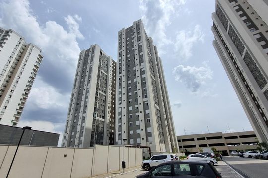 Fachada de apartamento para alugar com 2 quartos, 43m² em Jardim Monte Alegre, Taboão da Serra
