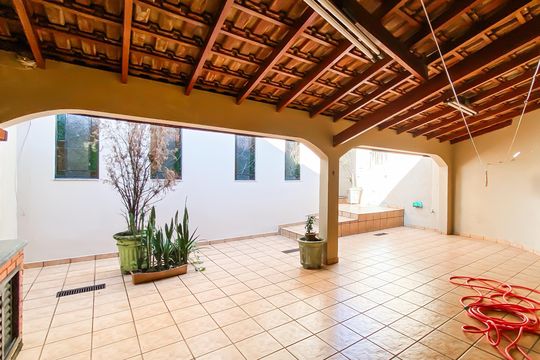 Quintal de casa à venda com 3 quartos, 250m² em Engenheiro Goulart, São Paulo