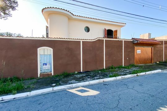 Fachada de casa à venda com 3 quartos, 250m² em Engenheiro Goulart, São Paulo