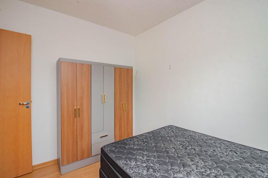 Quarto 1 de apartamento para alugar com 2 quartos, 48m² em Mário Quintana, Porto Alegre