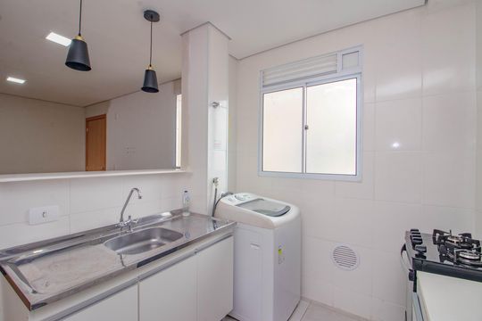 Cozinha e Área de Serviço de apartamento para alugar com 2 quartos, 48m² em Mário Quintana, Porto Alegre