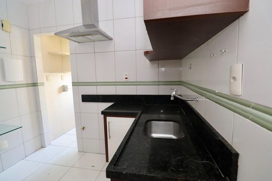Cozinha de apartamento para alugar com 3 quartos, 82m² em Itaigara, Salvador