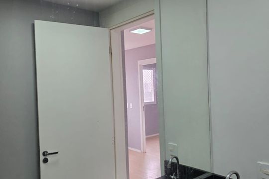 Banheiro Social de apartamento para alugar com 2 quartos, 36m² em Vila das Bandeiras, Guarulhos