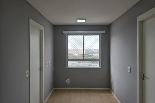 Sala  de apartamento para alugar com 2 quartos, 36m² em Vila das Bandeiras, Guarulhos