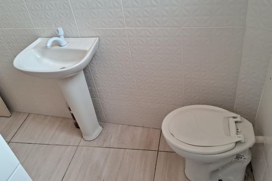 Banheiro de apartamento para alugar com 2 quartos, 80m² em Abolição, Rio de Janeiro