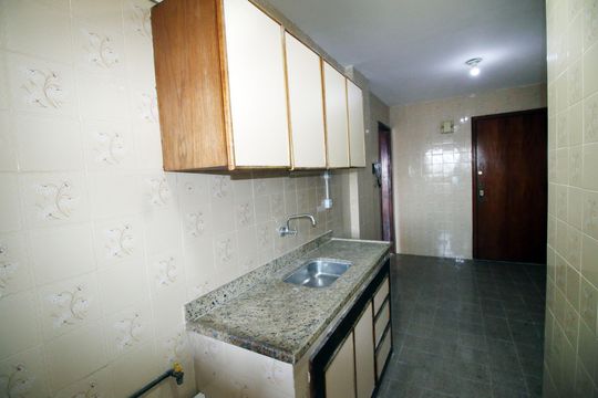 Cozinha de apartamento à venda com 2 quartos, 68m² em Irajá, Rio de Janeiro