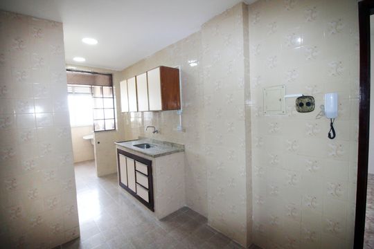 Cozinha de apartamento para alugar com 2 quartos, 68m² em Irajá, Rio de Janeiro