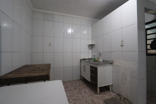 Cozinha de casa para alugar com 1 quarto, 45m² em Jardim Santa Teresinha, São Paulo