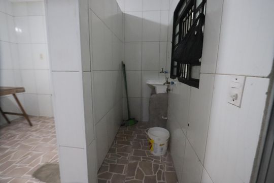 Cozinha de casa para alugar com 1 quarto, 45m² em Jardim Santa Teresinha, São Paulo