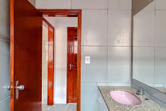 Banheiro de apartamento para alugar com 1 quarto, 30m² em Penha de França, São Paulo
