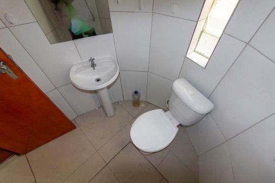 Banheiro de kitnet/studio para alugar com 1 quarto, 30m² em Penha de França, São Paulo