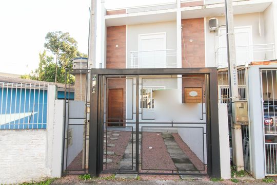 Fachada de casa para alugar com 2 quartos, 70m² em Vila Vista Alegre, Cachoeirinha