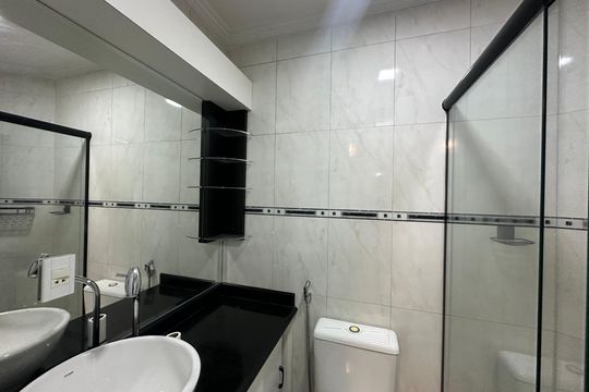 Banheiro da Suíte 1 de apartamento à venda com 3 quartos, 144m² em Jardim Regina Alice, Barueri