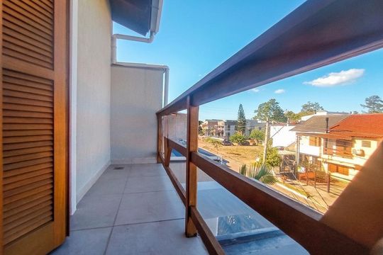Varanda de casa de condomínio para alugar com 3 quartos, 113m² em Hípica, Porto Alegre
