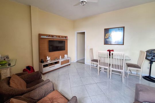 Sala de apartamento à venda com 2 quartos, 46m² em Centro, Niterói