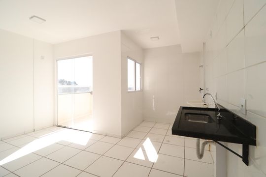 Cozinha de apartamento para alugar com 2 quartos, 55m² em Residencial Lago Azul, Uberlândia