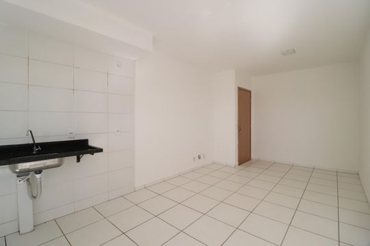 Sala de apartamento para alugar com 2 quartos, 55m² em Residencial Lago Azul, Uberlândia
