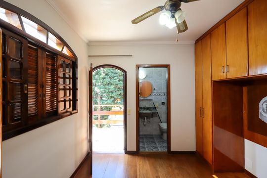 Quarto 1 - Suíte 1 de casa para alugar com 3 quartos, 205m² em Jardim Nosso Lar, São Paulo