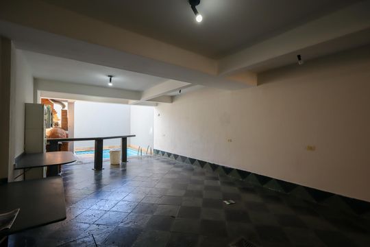 Churrasqueira - piscina de casa para alugar com 3 quartos, 205m² em Jardim Nosso Lar, São Paulo
