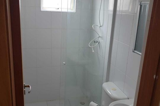 Banheiro de apartamento à venda com 2 quartos, 56m² em Vila Alpina, Santo André