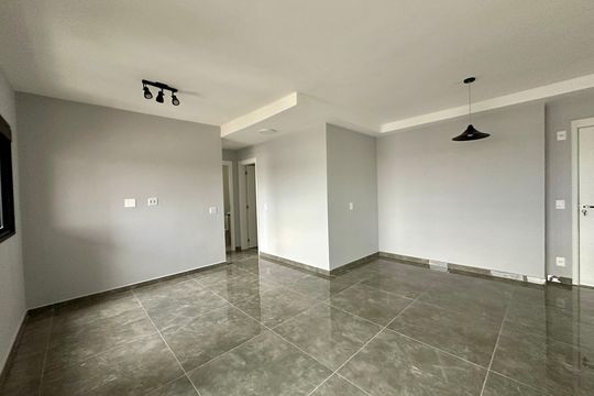 Sala de apartamento à venda com 2 quartos, 75m² em Vila Militar, Barueri