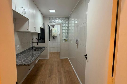 Cozinha de apartamento à venda com 2 quartos, 55m² em Vila Palmeiras, São Paulo