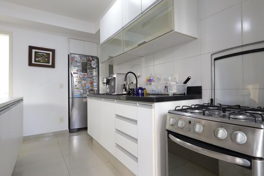 Cozinha de apartamento à venda com 2 quartos, 85m² em Vila Andrade, São Paulo