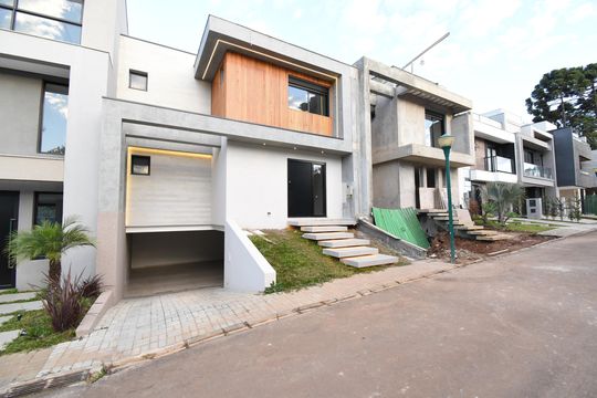 Fachada de casa de condomínio à venda com 3 quartos, 187m² em Pilarzinho, Curitiba