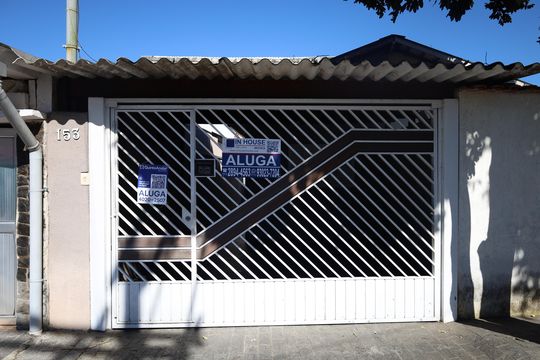 Fachada de casa para alugar com 2 quartos, 100m² em Jardim Cruzeiro, São Paulo