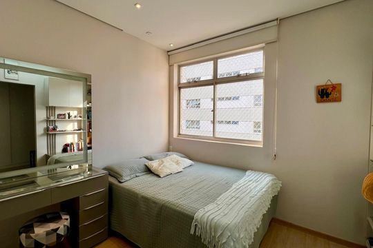 Apartamento à venda com 2 quartos, 77m² em Santo Antônio, Belo Horizonte