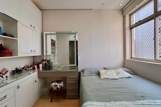 Apartamento à venda com 2 quartos, 77m² em Santo Antônio, Belo Horizonte