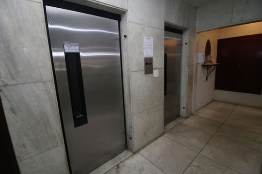 Área comum - Elevadores de apartamento à venda com 3 quartos, 120m² em Olaria, Rio de Janeiro
