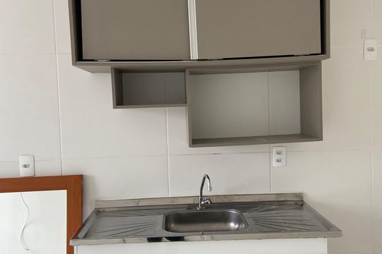 Sala / Cozinha de apartamento à venda com 1 quarto, 25m² em Vila Butantã, São Paulo