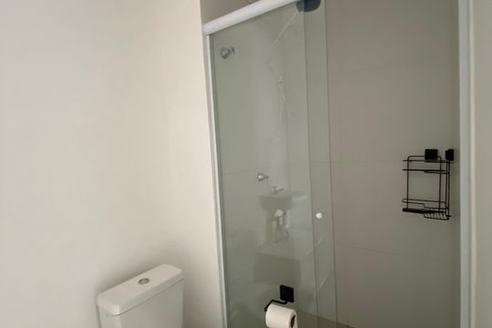 Banheiro de apartamento à venda com 1 quarto, 25m² em Vila Butantã, São Paulo