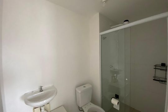 Banheiro de apartamento à venda com 1 quarto, 25m² em Vila Butantã, São Paulo
