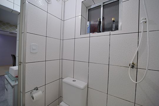 Banheiro de apartamento para alugar com 2 quartos, 57m² em Conjunto Habitacional Padre Jose de Anchieta, São Paulo