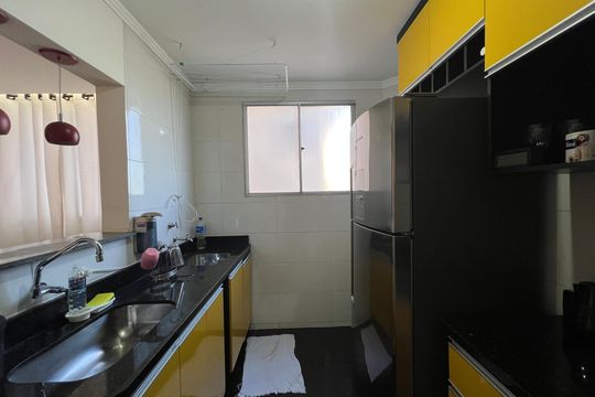 Cozinha de apartamento à venda com 2 quartos, 55m² em Cabral, Contagem