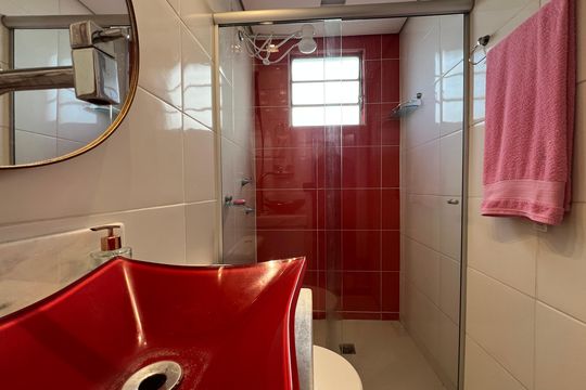 Banheiro Social de apartamento à venda com 2 quartos, 55m² em Cabral, Contagem