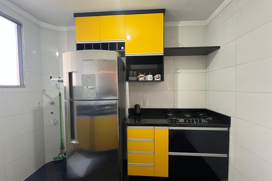Cozinha de apartamento à venda com 2 quartos, 55m² em Cabral, Contagem