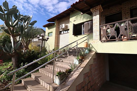 Casa à venda com 3 quartos, 115m² em Costa E Silva, Porto Alegre