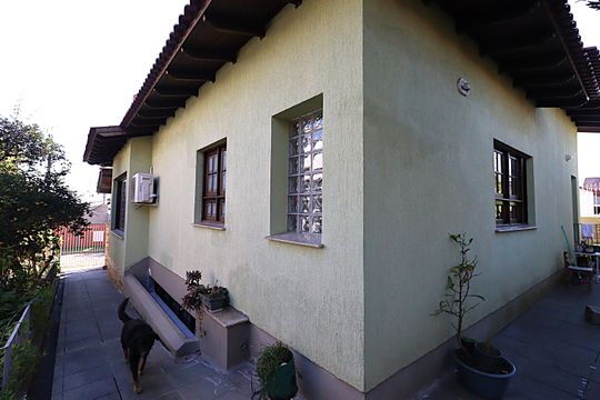 Casa à venda com 3 quartos, 115m² em Costa E Silva, Porto Alegre