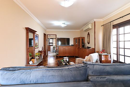 Sala de casa à venda com 3 quartos, 115m² em Costa E Silva, Porto Alegre