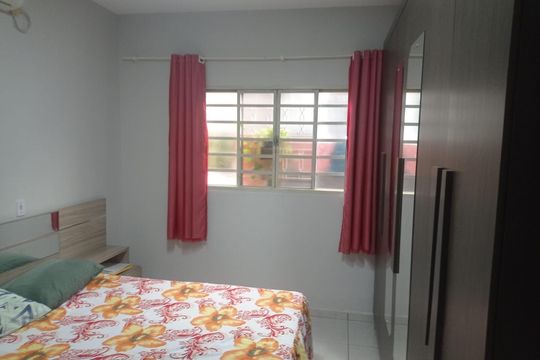 Quarto de casa à venda com 3 quartos, 130m² em Vila Rizzo, Goiânia