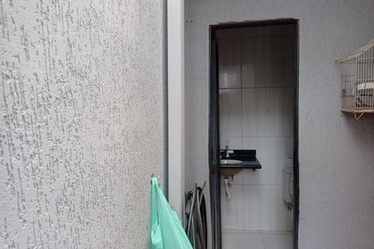 Área externa de casa à venda com 3 quartos, 130m² em Vila Rizzo, Goiânia