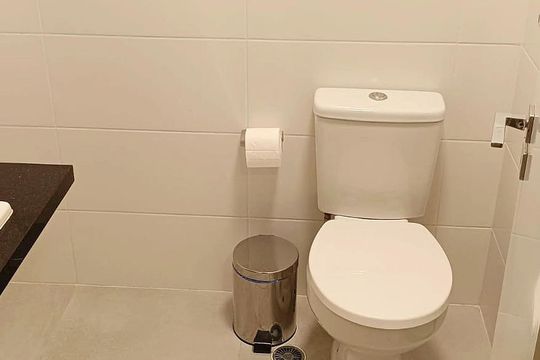 Banheiro de kitnet/studio para alugar com 1 quarto, 26m² em Perdizes, São Paulo